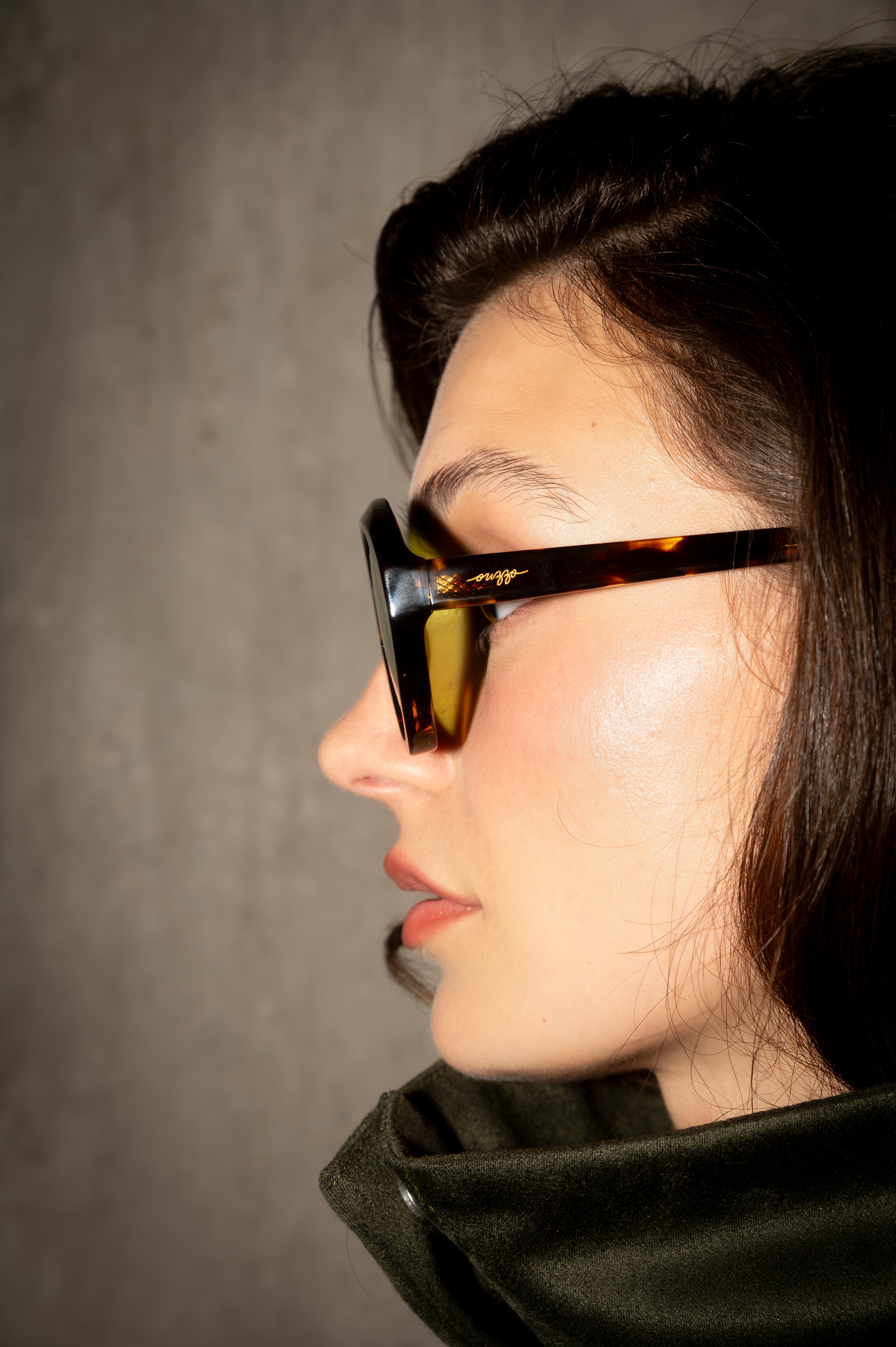 Side Eye Glasses